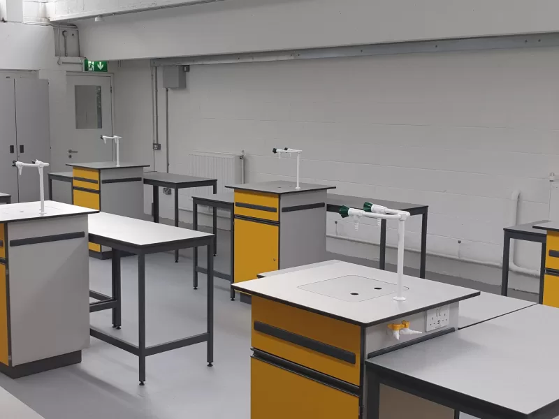 告別盲目裝修！實(shí)驗(yàn)室設(shè)計(jì)的 4 大核心原則與落地技巧